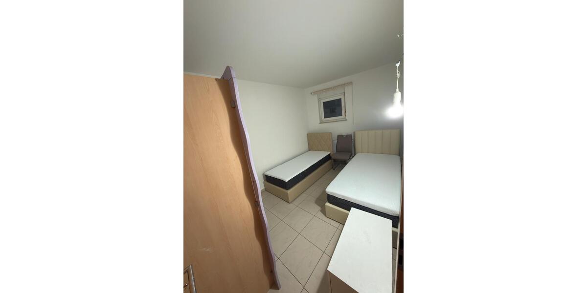 Kellerwohnung zu Vermieten Wohngemeinschaft! 3 zimmer