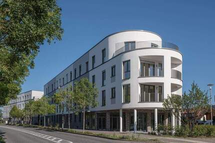 Wohnen mit Stil für die ganze Familie: Neubau-Erstbezug in Maintal - 4 Zimmer, 2 Bäder & Balkon! 4 zimmer