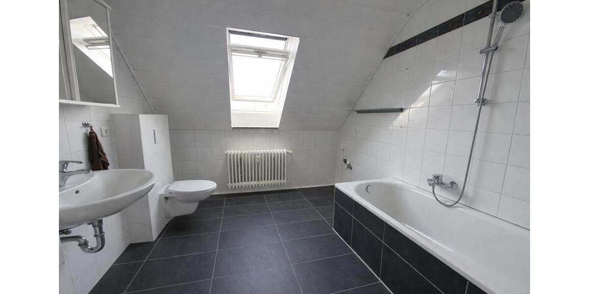 Dachgeschoßwohnung Bruchköbel - 4 Zimmer, 85 m&sup2;, 1.020&euro; | Angebot:26089902