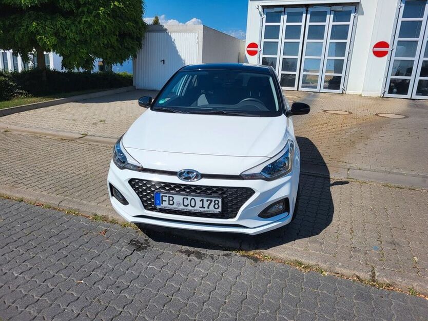 i20