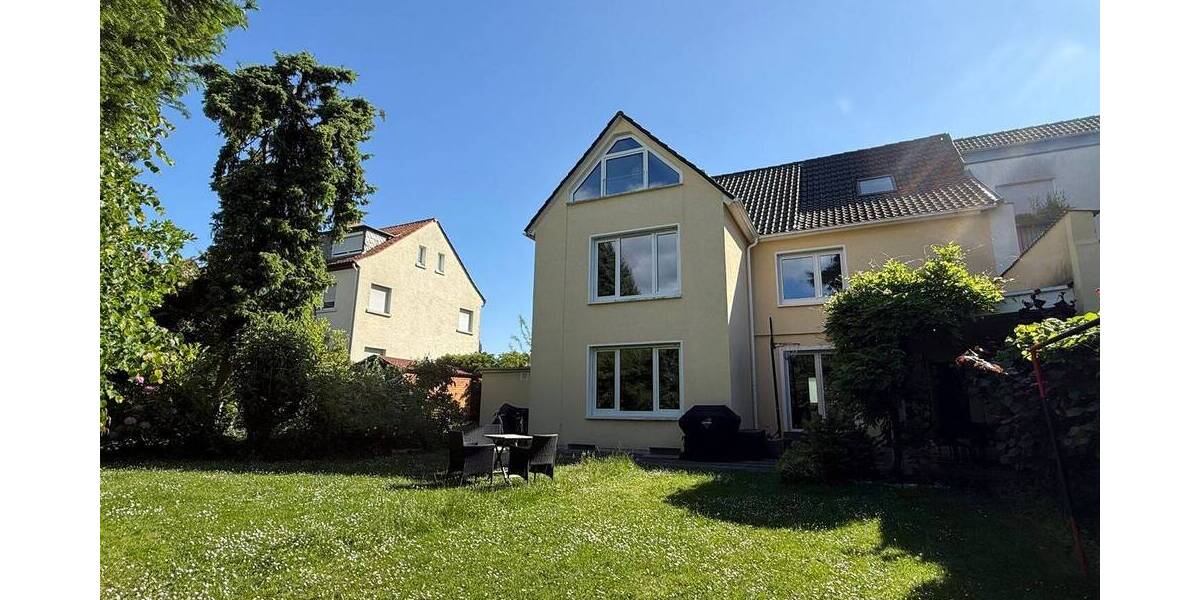 Einfamilienhaus Frankfurt am Main Praunheim - 8 Zimmer, 256 m&sup2;, 1.250.000&euro; | Angebot:26187656