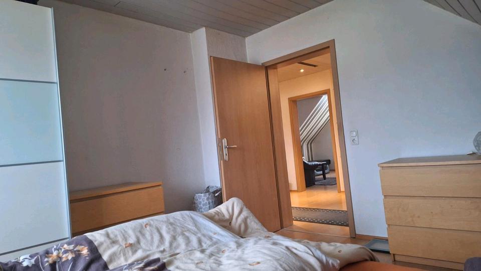 Dachgeschoßwohnung Usingen - 3.5 Zimmer, 75 m&sup2;, 845&euro; | Angebot:25648804