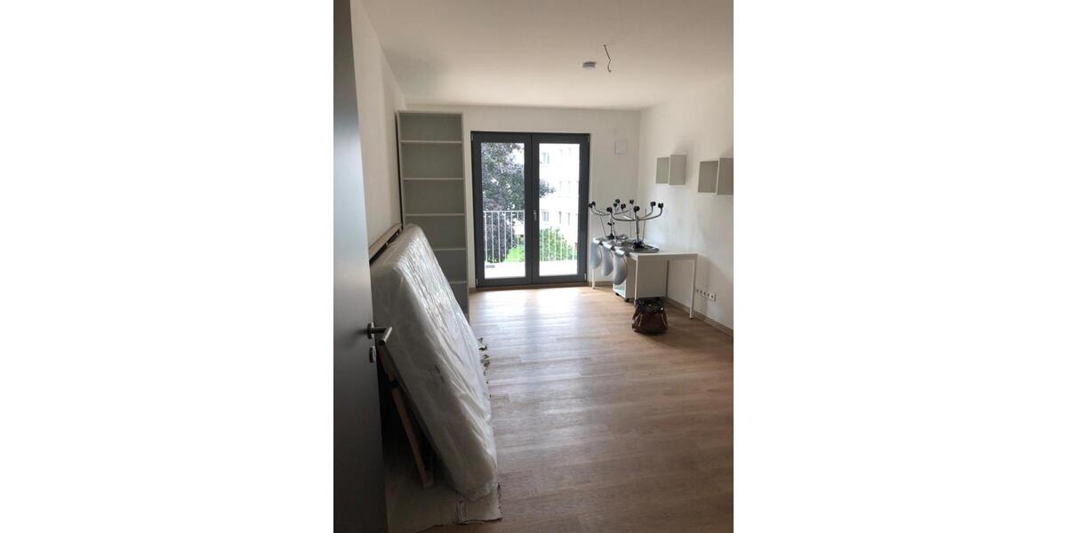 SONNIGES KOMFORT-WG-ZIMMER MIT SÜDBALKON AM ELLI-LUCHT-PARK 1 zimmer