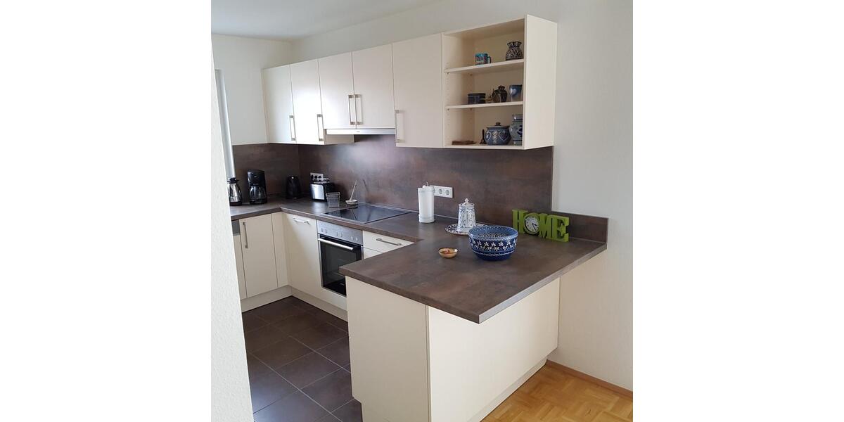 Komfortable Wohnung mit Balkon, Aufzug und Tiefgaragenstellplatz 3 zimmer