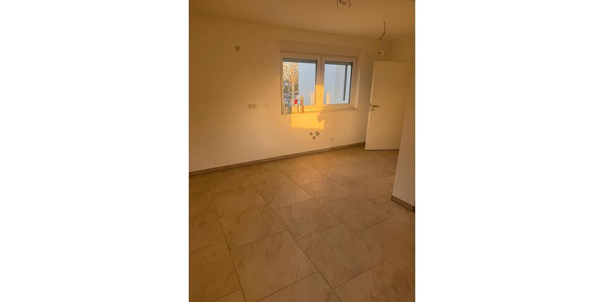 Etagenwohnung Nauheim - 4 Zimmer, 121 m&sup2;, 2.050&euro; | Angebot:25435473