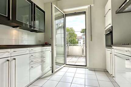 Wohnung zum Mieten in Frankfurt am Main 1.950 € 105 m² 3 zimmer