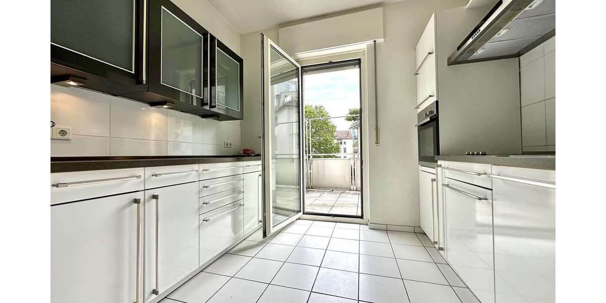 Wohnung zum Mieten in Frankfurt am Main 1.950 € 105 m² 3 zimmer