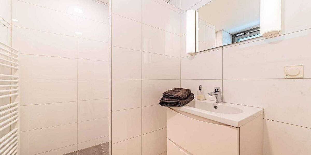 Etagenwohnung Frankfurt am Main Bahnhofsviertel - 2 Zimmer, 65 m&sup2;, 2.340&euro; | Angebot:25661899