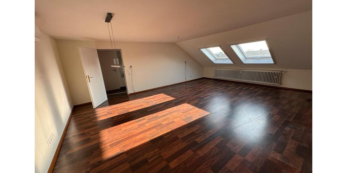 Klimatisierte 4-Zimmer-Dachgeschosswohnung 4 zimmer