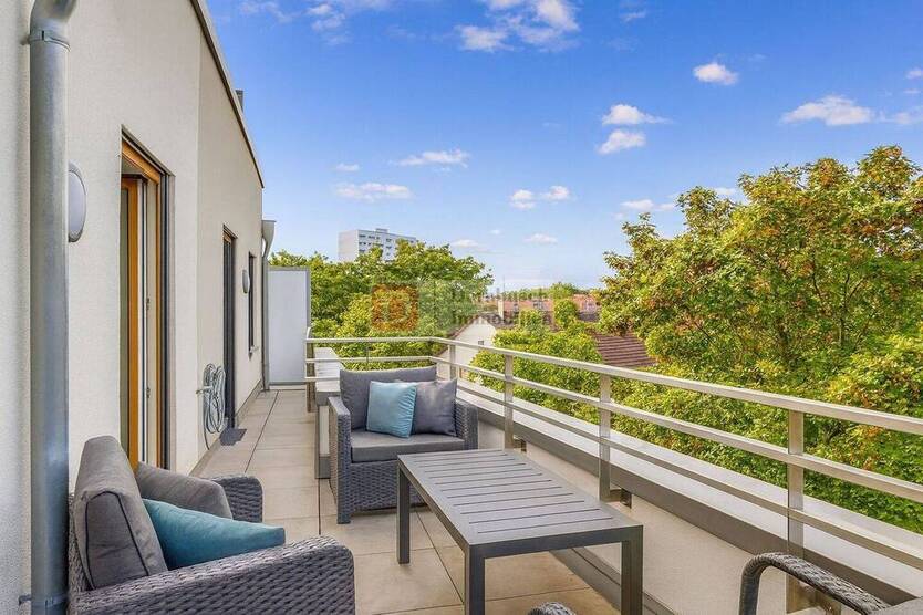 Top!! Moderne 2-Zimmer-Wohnung mit EBK und großer Dachterrasse