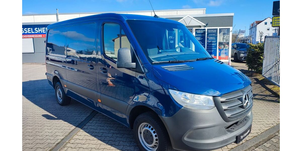 Mercedes-Benz Sprinter 179.900 km 22.600 &euro; Rüsselsheim 65428