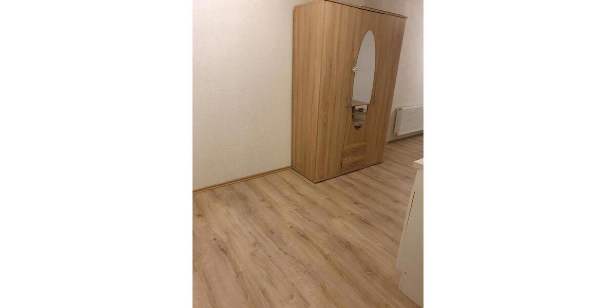 Zweier WG- Zimmer mit eigener Küche zu vermieten. 1 zimmer