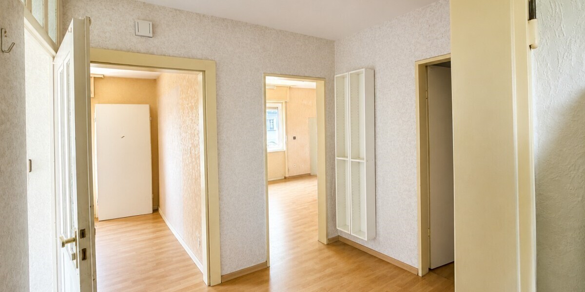 Modernisierungsbedürftige Doppelhaushälfte mit zwei Wohneinheiten und großem Grundstück in Dreieich-Sprendlingen! - Doppelhaushälfte Dreieich | Angebot:27053365
