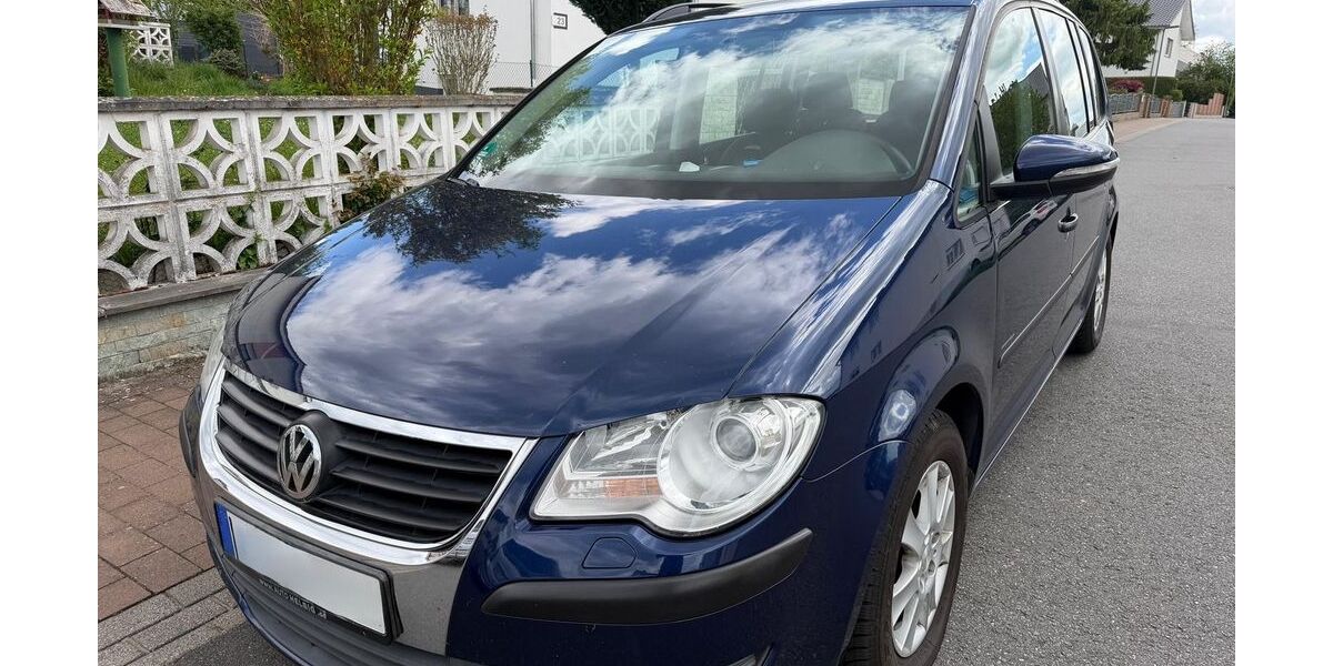 VW Touran 272.000 km 2.100 &euro; Dieburg 64807