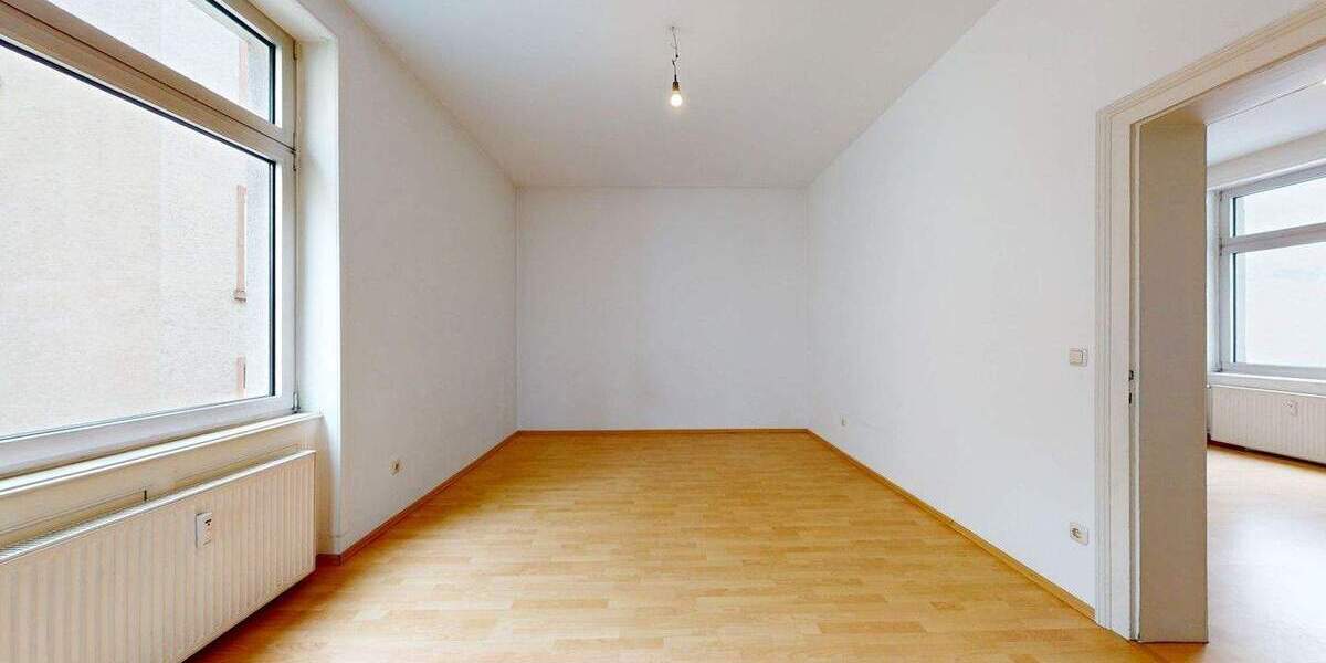 Einzigartige Zwei-Zimmer-Wohnung im Stilaltbau nahe der Berger Straße 2 zimmer