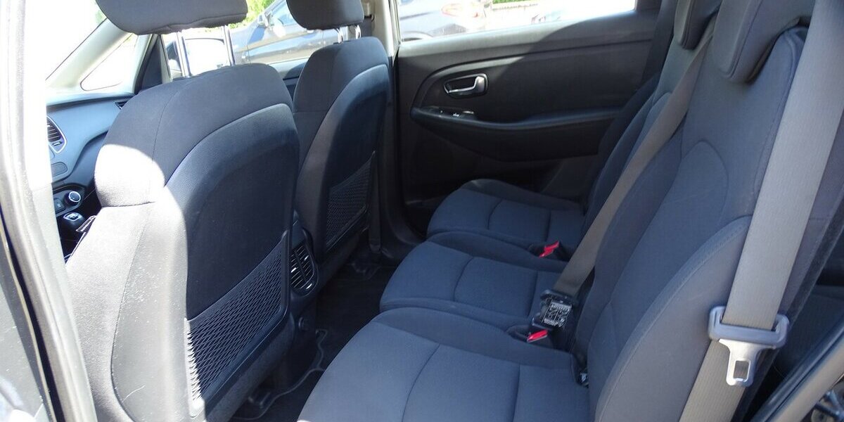 Kia Carens 1,6l Edition 7, Klima, 7-Sitzer, Sitzheizun 46.244 km 13.990 &euro; Rodgau 63110