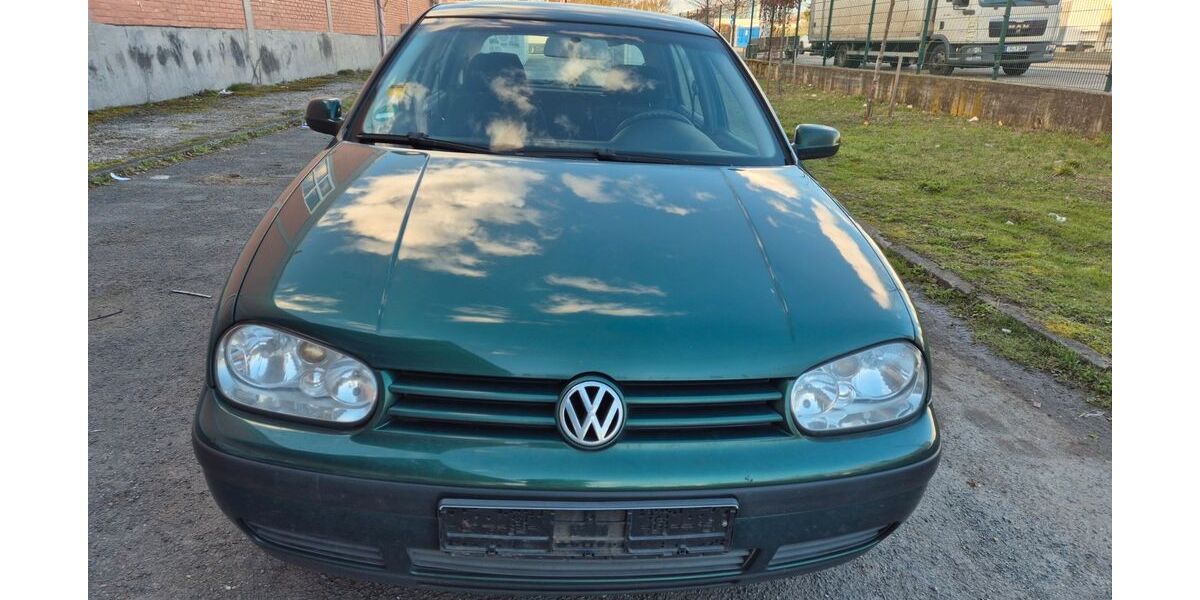 VW Golf 275.896 km 1.150 &euro; Dietzenbach 63128