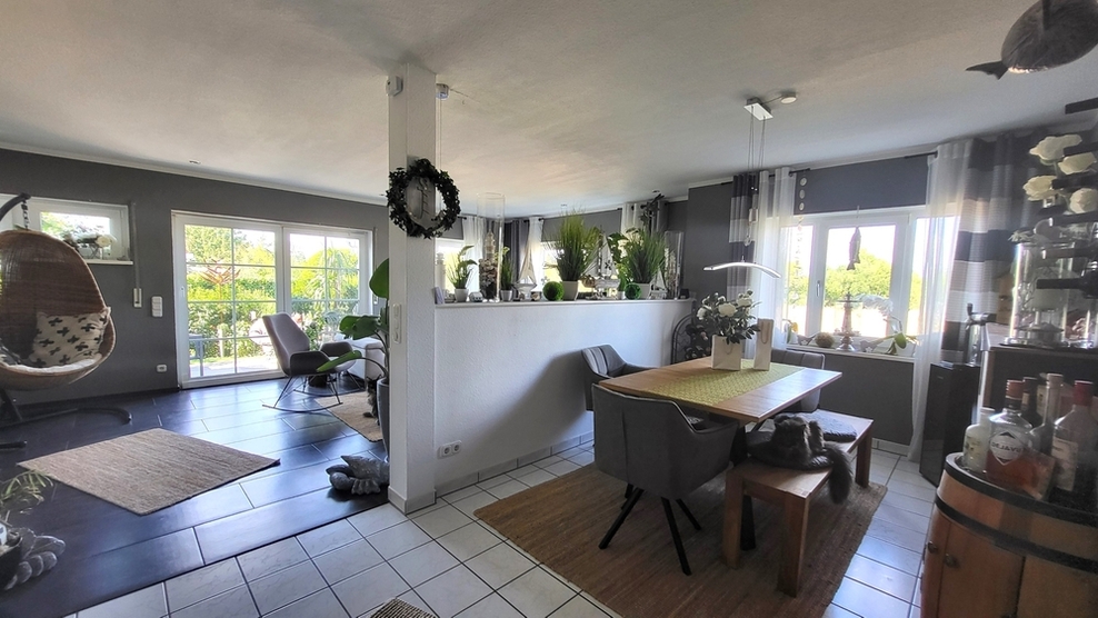 moderne DHH mit ELW im 