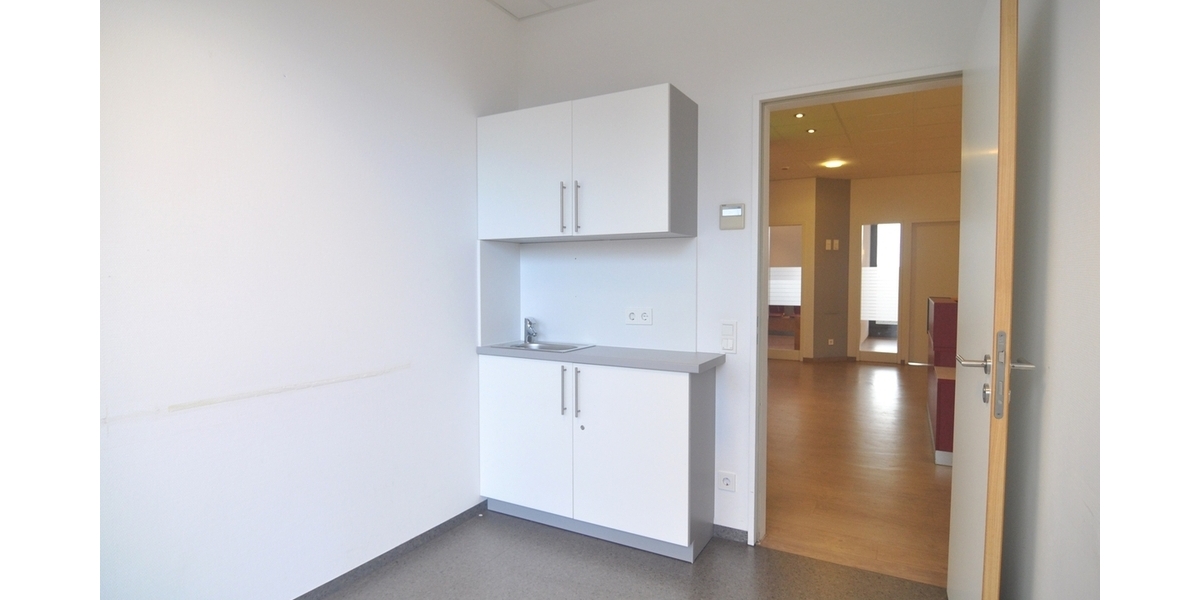 Praxis- oder Bürofläche mit Penthouse-Feeling im modernen Ärztehaus - Gewerbeobjekt Königstein | Angebot:26975149