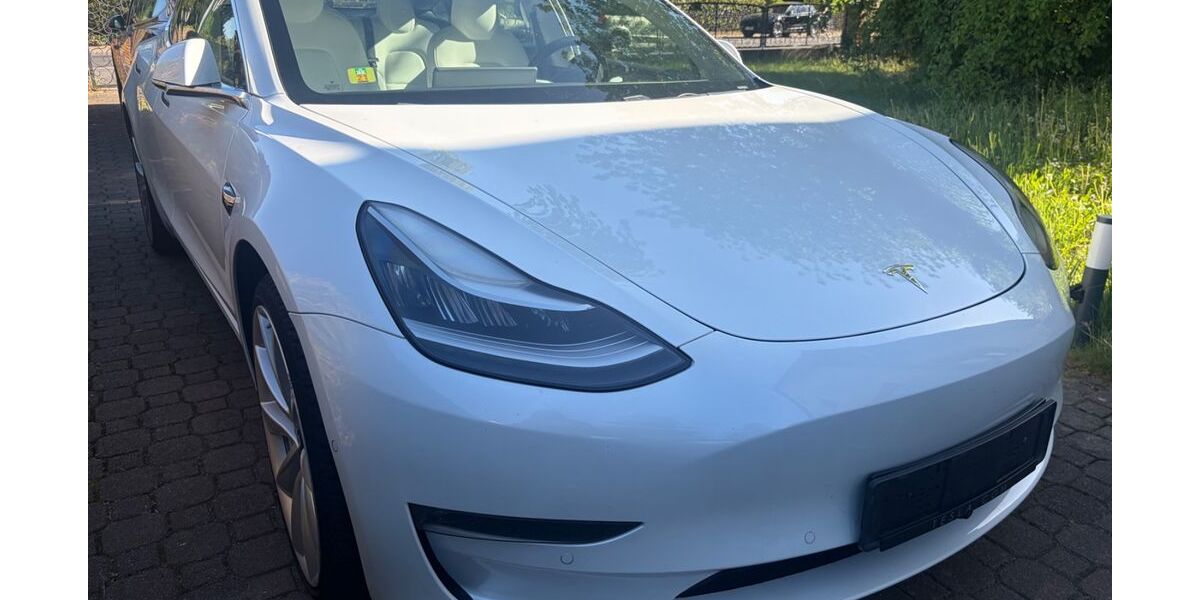 Tesla Model 3 173.600 km 21.900 &euro; Seligenstadt 63500