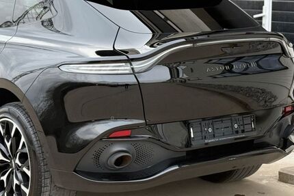 Aston Martin DBX 18.400 km 132.900 &euro; Kelsterbach 65451