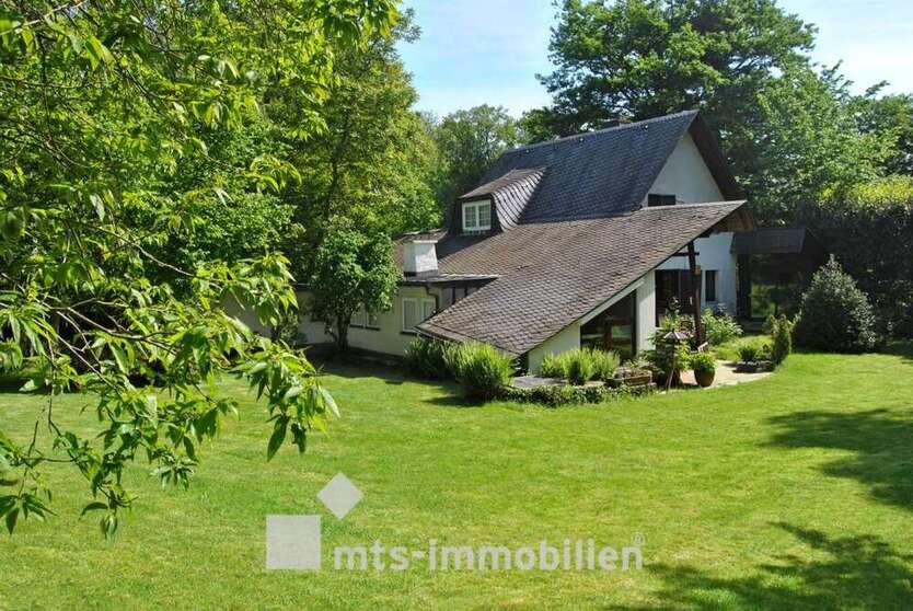 Haus zum Kaufen in Oberursel 2.300.000 € 230 m²