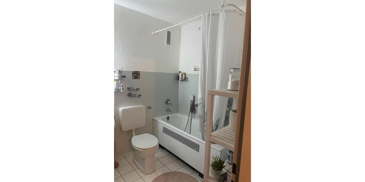 2 Zimmerwohnung ganz oben auf der Berger Straße 1 zimmer