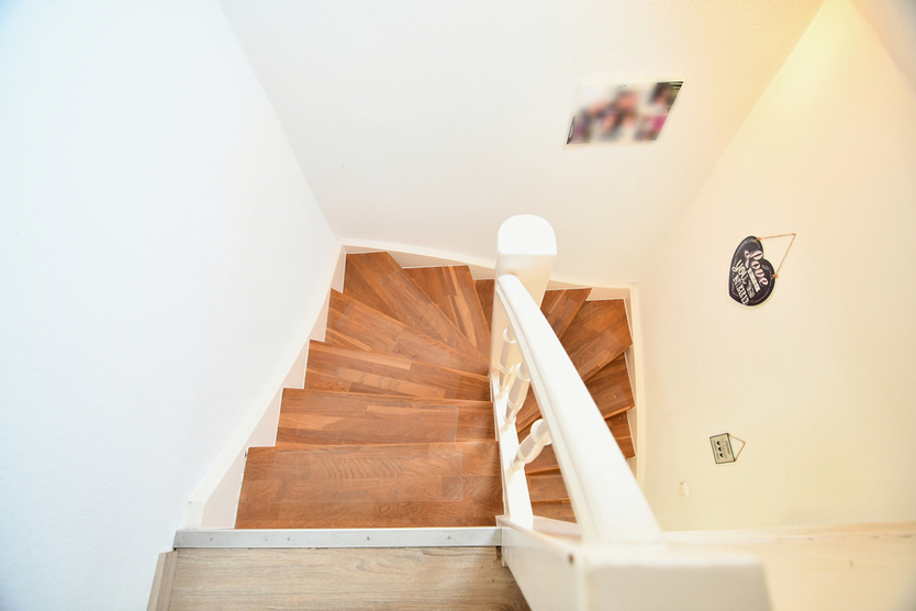 Moderne 4 Zi Maisonette mit 2 Schlafräumen mitten in Hornau