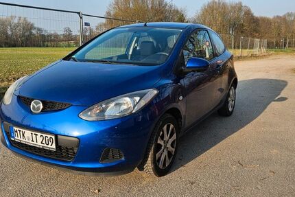 Mazda 2 123.000 km 3.800 &euro; Bad Soden 65812