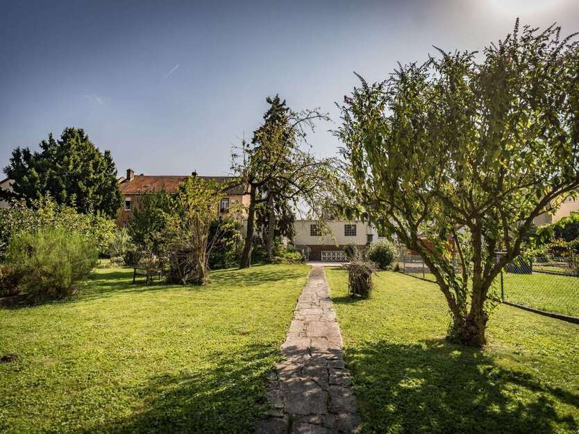 Haus zum Kaufen in Frankfurt am Main 950.000 € 187 m²