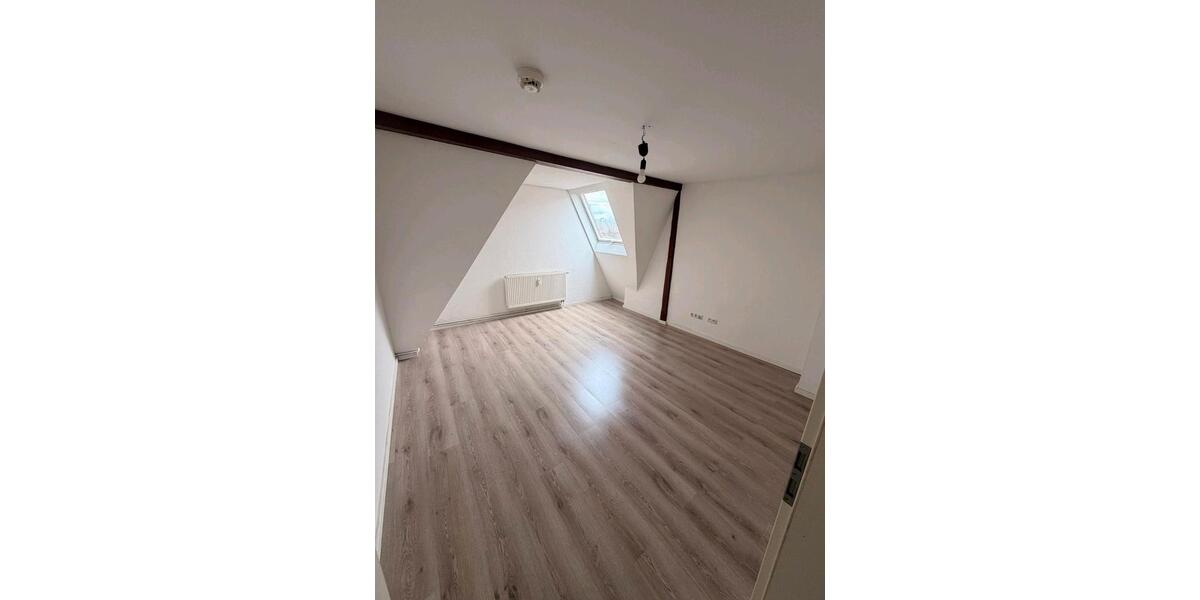 Dachgeschoßwohnung Offenbach am Main Buchrain - 3 Zimmer, 80 m&sup2;, 1.250&euro; | Angebot:26378290