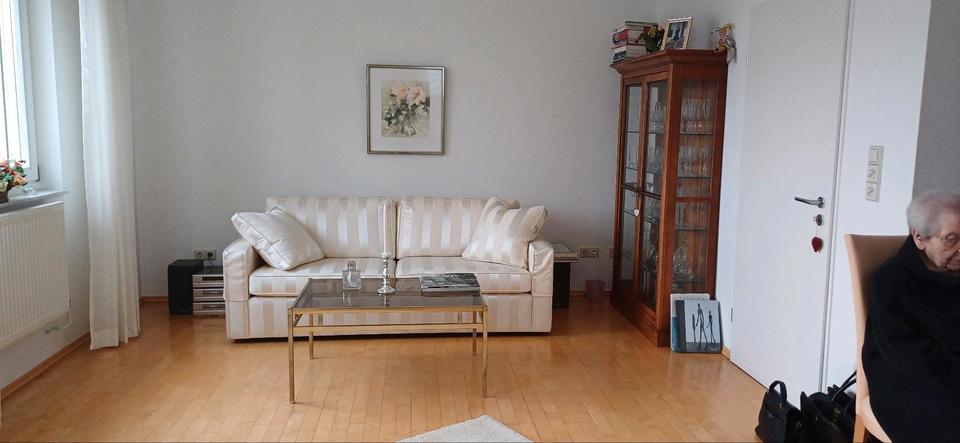 Etagenwohnung Frankfurt am Main Bergen-Enkheim - 2 Zimmer, 65 m&sup2;, 1.200&euro; | Angebot:25149725