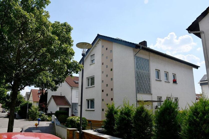 **RESERVIERT** Gepflegtes 3-Familienhaus in guter Wohnlage von Griesheim