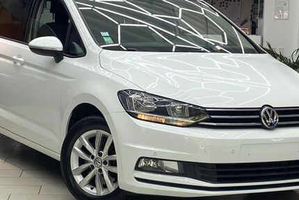 VW Touran 131.162 km 15.900 &euro; Neu-Isenburg 63263