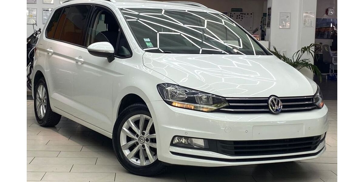 VW Touran 131.162 km 15.900 &euro; Neu-Isenburg 63263