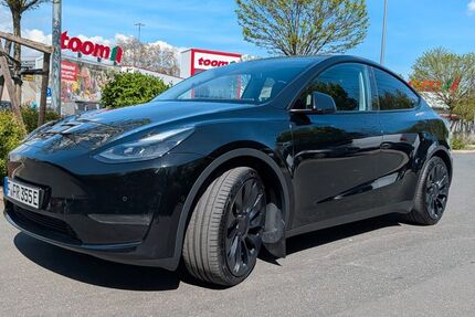 Tesla Model Y 61.000 km 36.900 &euro; Frankfurt 65931