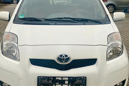 Toyota Yaris 162.700 km 4.400 &euro; Kelsterbach 65451