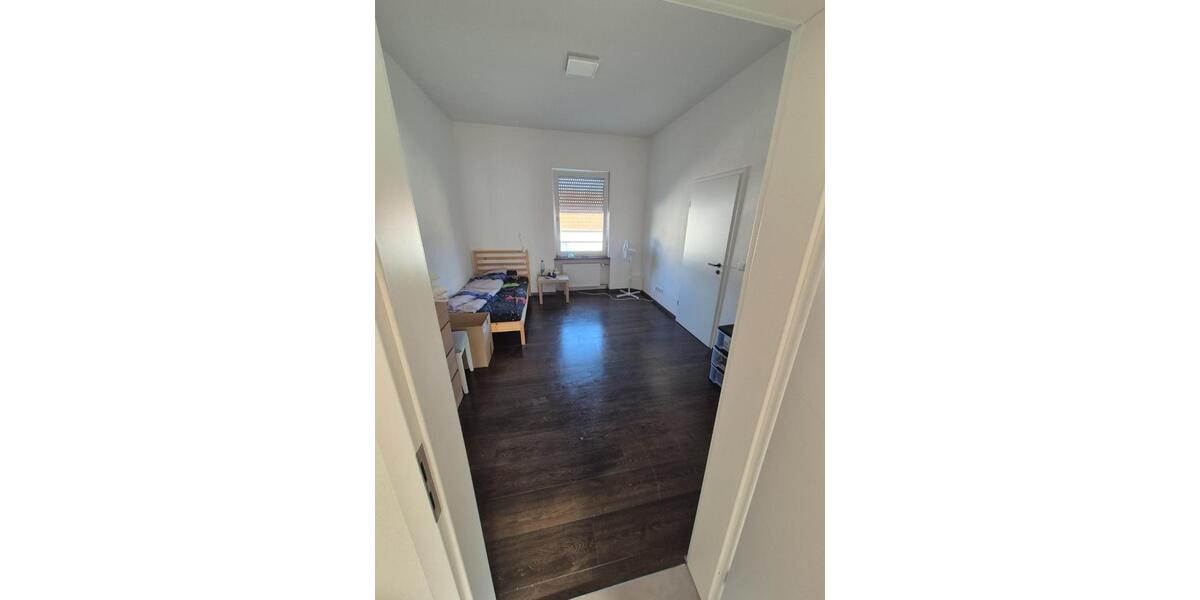 Einfamilienhaus Friedberg (Hessen) - 7 Zimmer, 200 m&sup2;, 4.000&euro; | Angebot:25402163