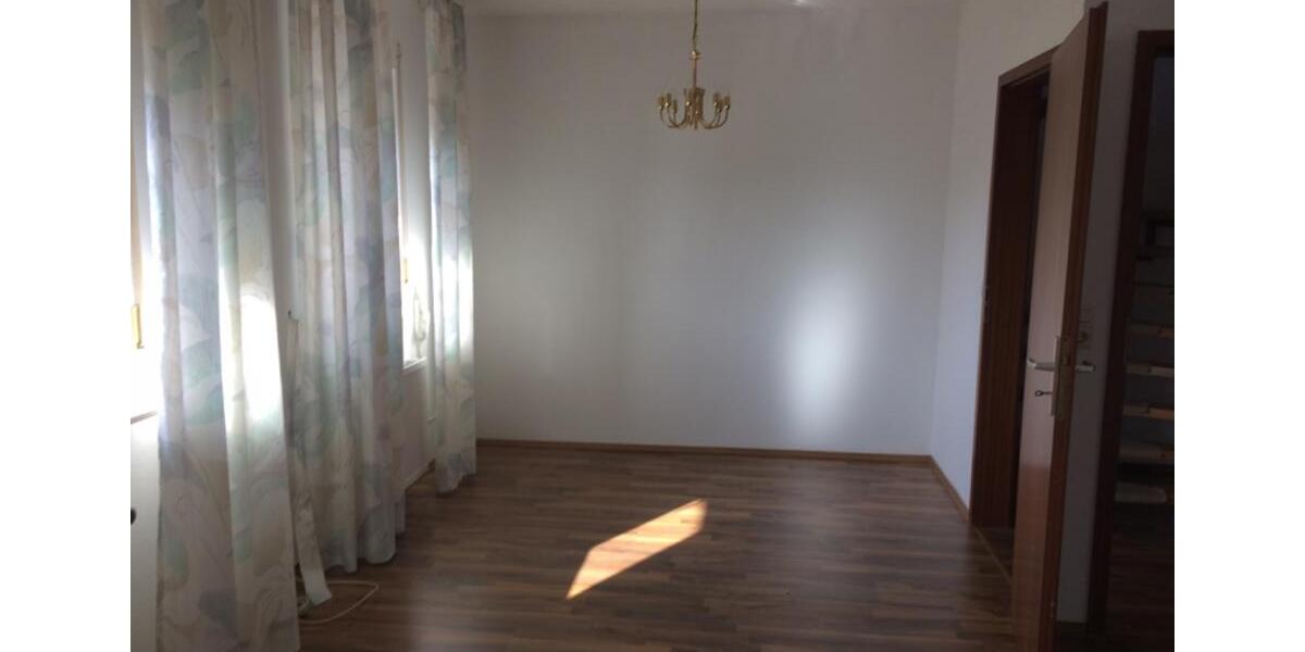 Reihenhaus Maintal - 5 Zimmer, 120 m&sup2;, 1.700&euro; | Angebot:25353958