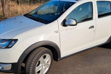 Dacia Sandero 129.000 km 5.100 &euro; Frankfurt 60388
