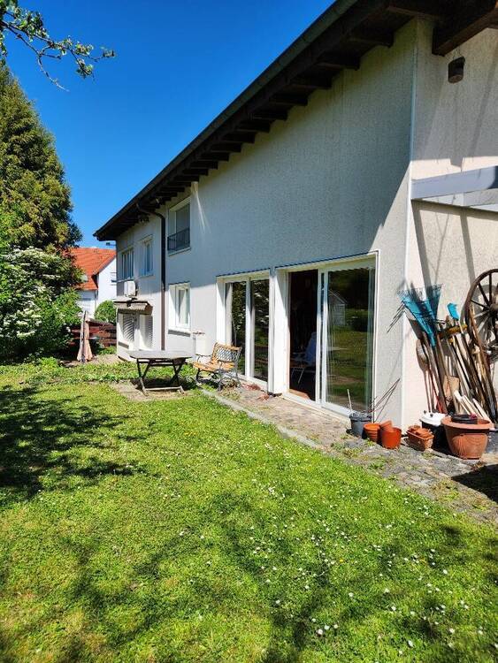 Großzügiges EFH mit ELW auf 1700m² Grundstück (weitere Bebauung möglich) Top Lage in Nidderau