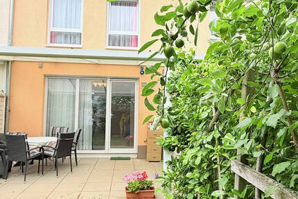 Alles fußläufig. RMH ohne Renovierungsbedarf. Stadtzentral & familienfreundlich 5 zimmer