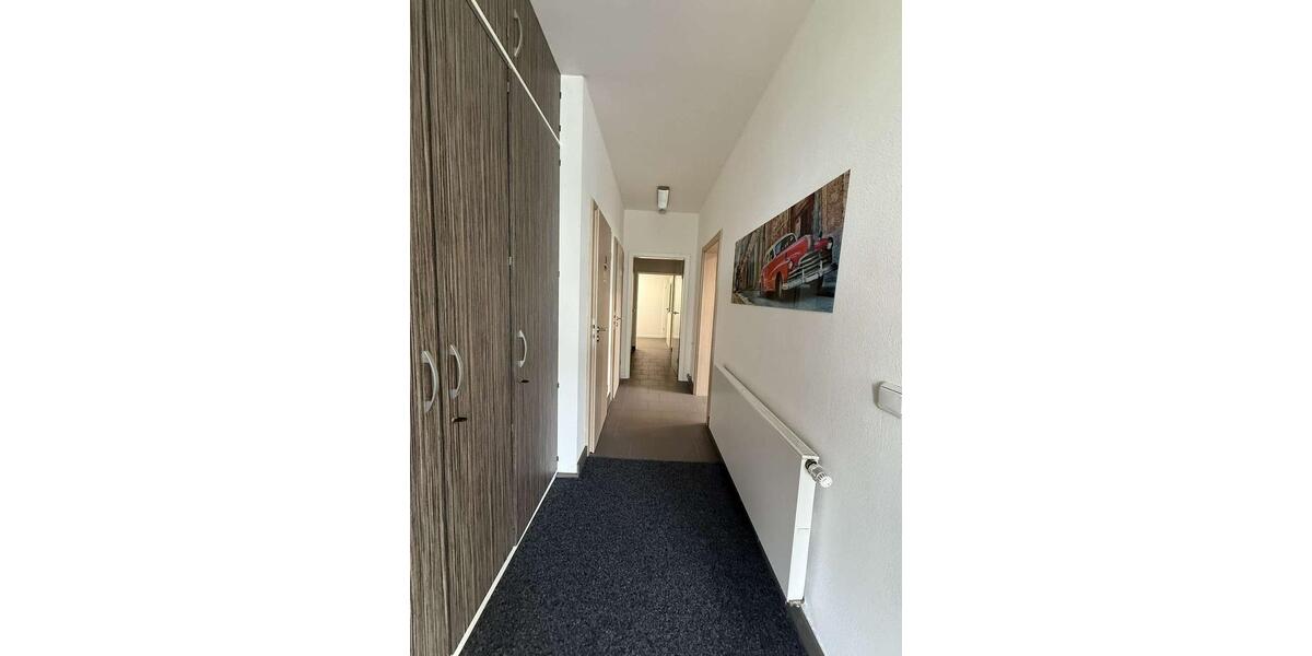 Ihr eigener TÜV-Stützpunkt – voll ausgestattet, sofort startklar in Top-Lage! zimmer