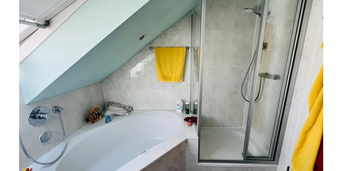 Frankfurt-Nied: Charmante 3-Zimmer-Maisonettewohnung mit Balkon! 3 zimmer