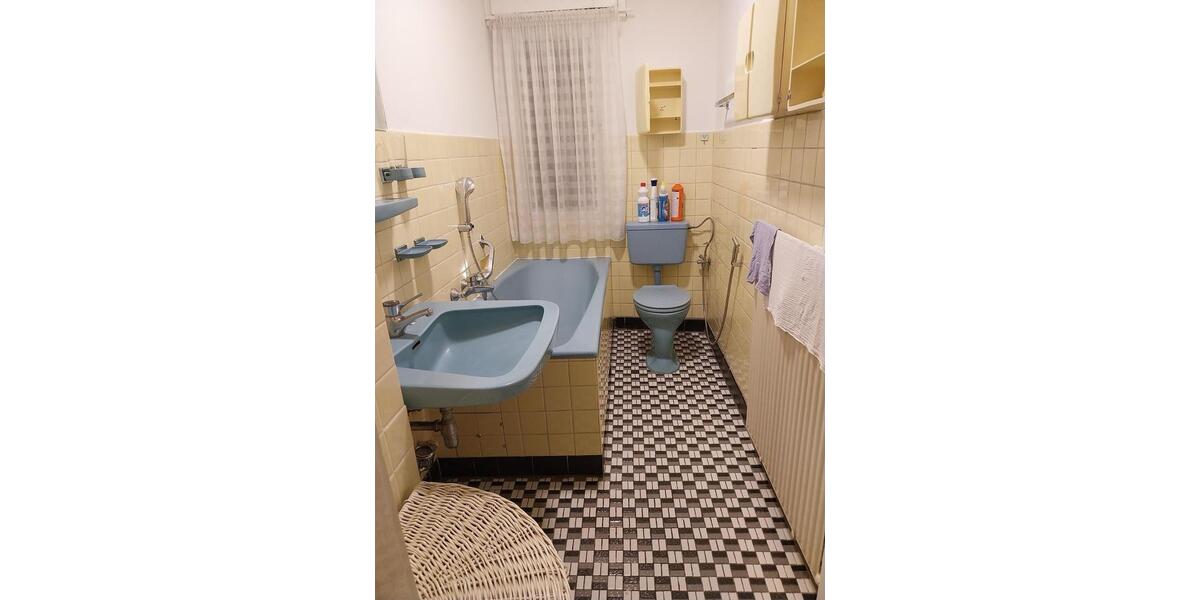 Ruhige Wohnung mit Loggia 3 zimmer