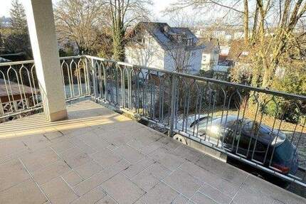 Groß, hell und zentral, 95 m² 3 Zimmer mit Garage! 3 zimmer