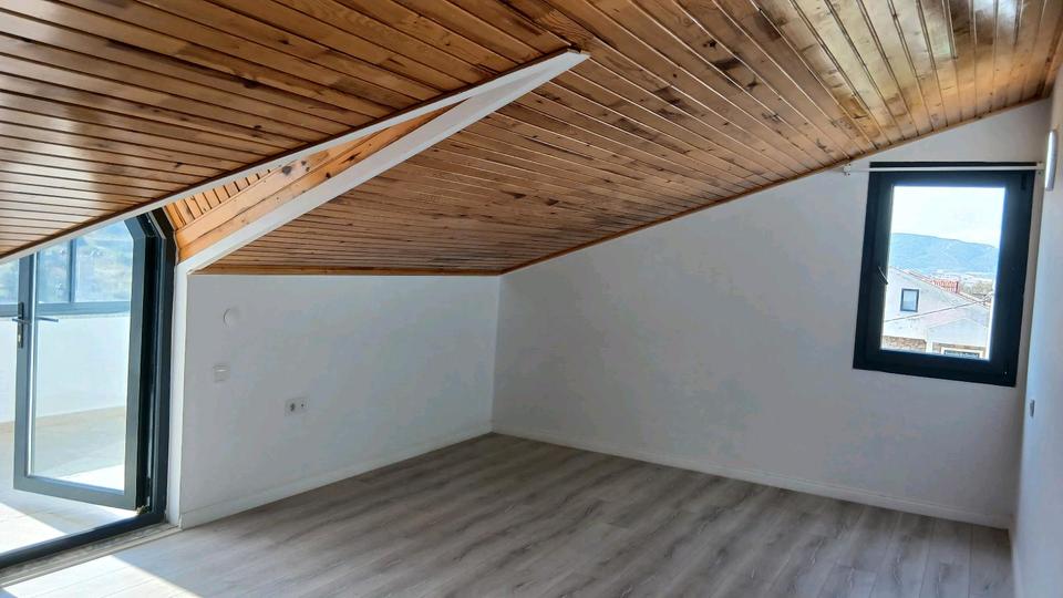 Doppelhaushälfte Frankfurt am Main Ostend - 4 Zimmer, 120 m&sup2;, 185.000&euro; | Angebot:27006075