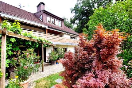 Haus zum Kaufen in Eppstein-Niederjosbach 775.000 € 273 m² 9 zimmer