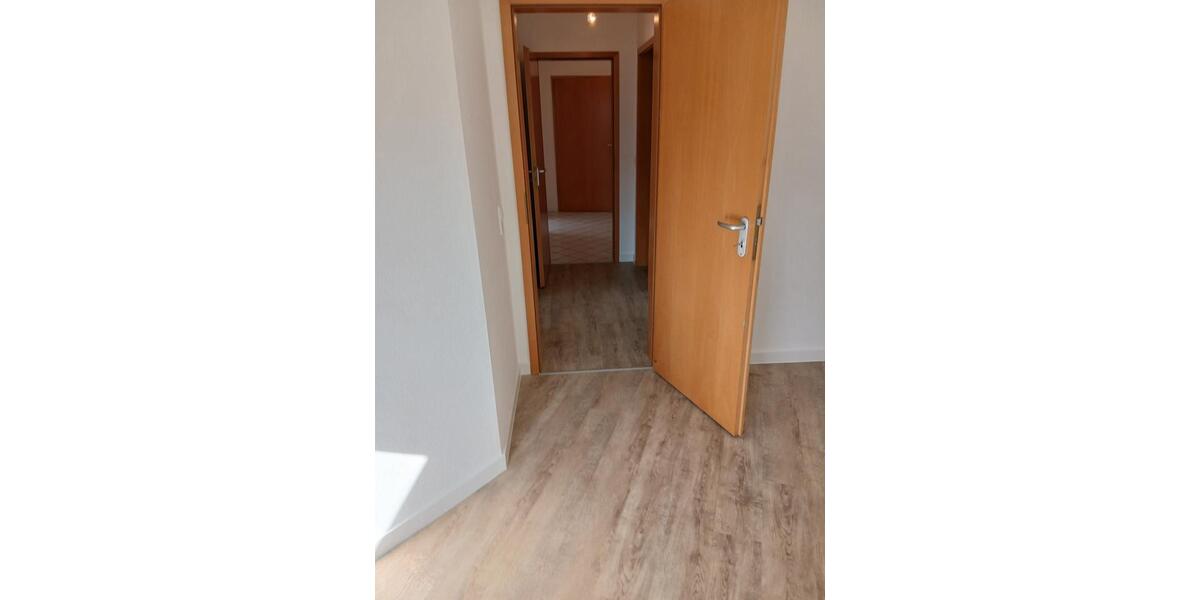 Dachgeschoßwohnung Niedernhausen - 3 Zimmer, 80 m&sup2;, 1.100&euro; | Angebot:25407890