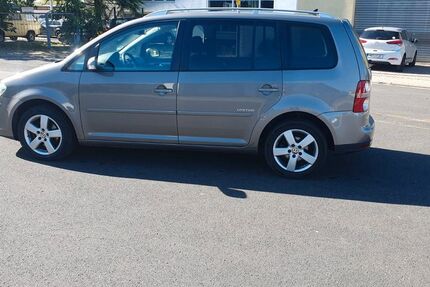 VW Touran 110.920 km 8.650 &euro; Kronberg 61476